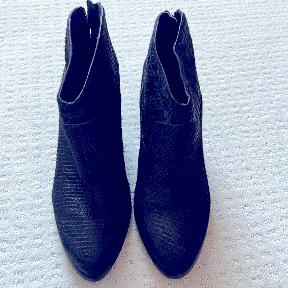 NEW - UGG Boots